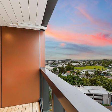 Stunning Ellerslie Apartment + Private Balcony Auckland Bagian luar foto