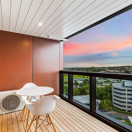 Stunning Ellerslie Apartment + Private Balcony Auckland Bagian luar foto